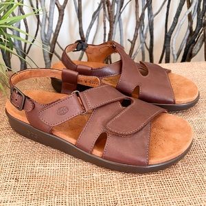 SAS Huggy Sandals 8.5 Wide